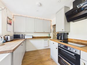Kitchen- click for photo gallery